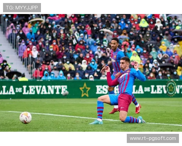 巴萨费兰-托雷斯4战埃尔切3球1助，交锋优势明显